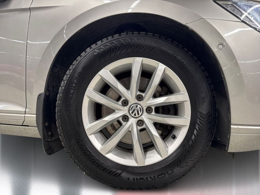 Volkswagen Passat 2015 Metallinhohto Harmaa