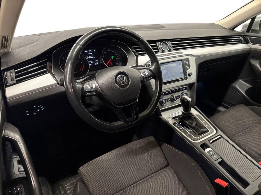 Volkswagen Passat 2015 Metallinhohto Harmaa