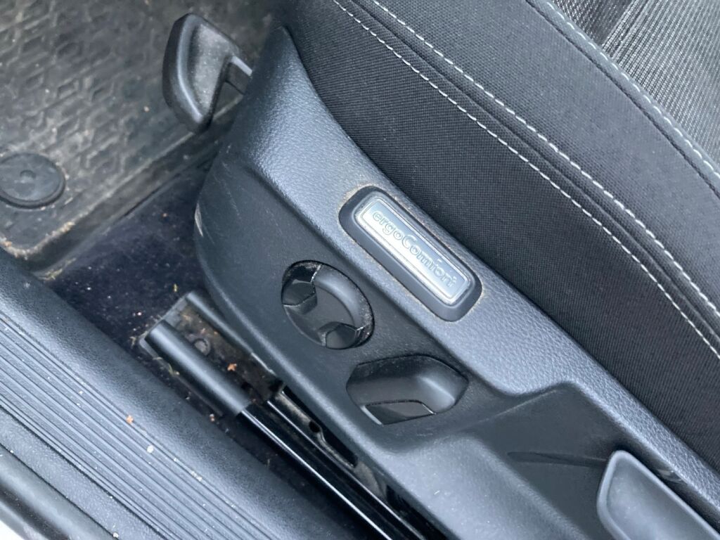 Volkswagen Passat 2015 Metallinhohto Harmaa