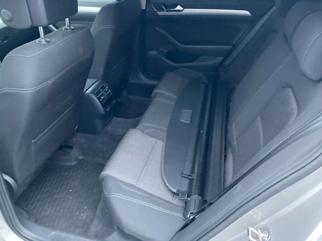 Volkswagen Passat 2015 Metallinhohto Harmaa