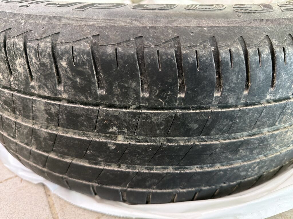 Volvo V40 2015 Musta