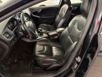 Volvo V40 2015 Musta