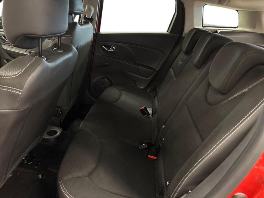 Renault Clio 2015 Punainen