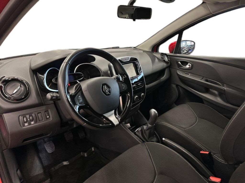 Renault Clio 2015 Punainen