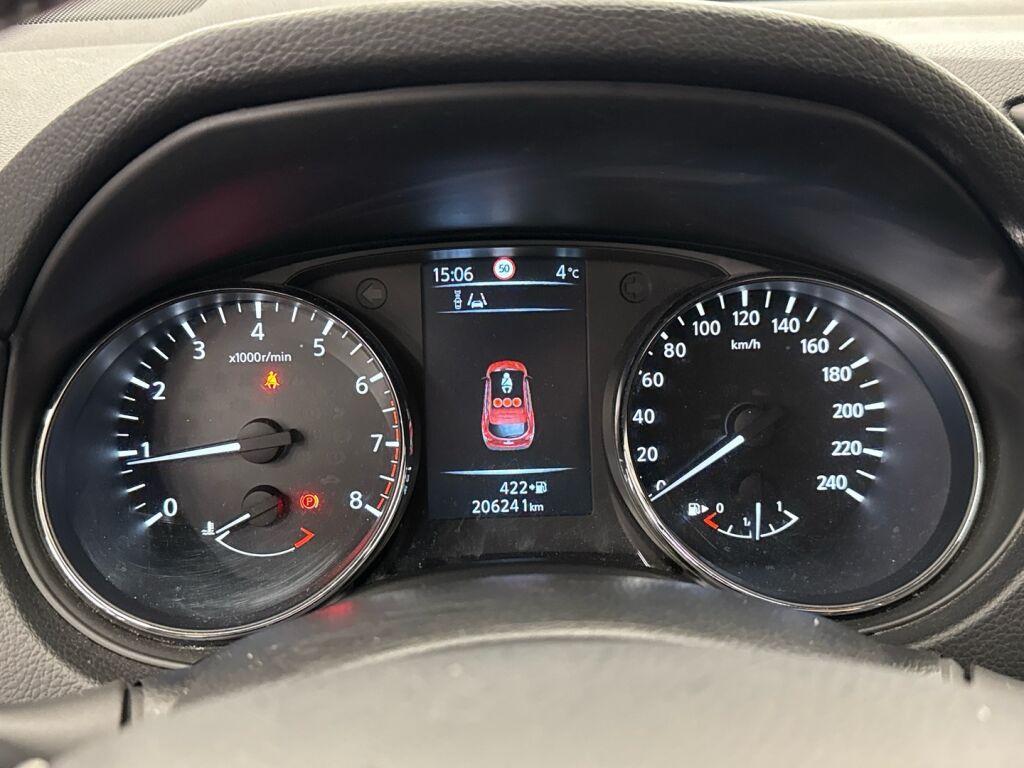 Nissan Qashqai 2015 Punainen