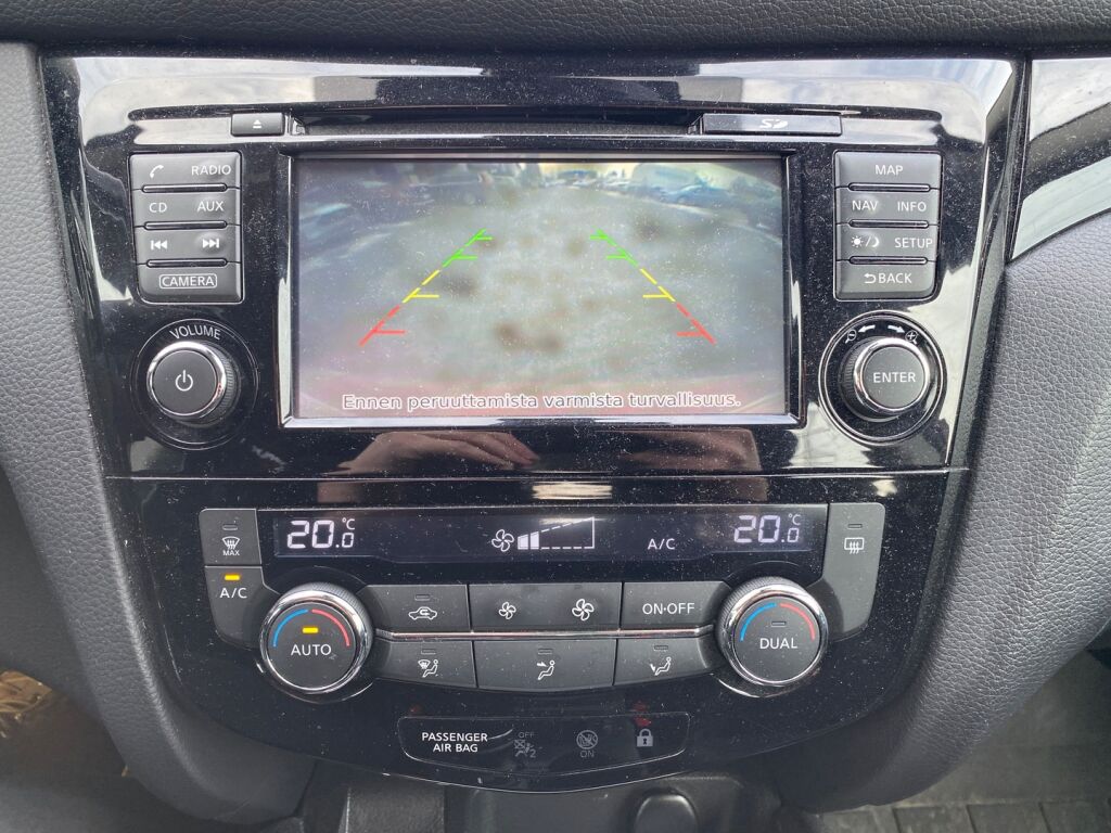 Nissan Qashqai 2015 Punainen