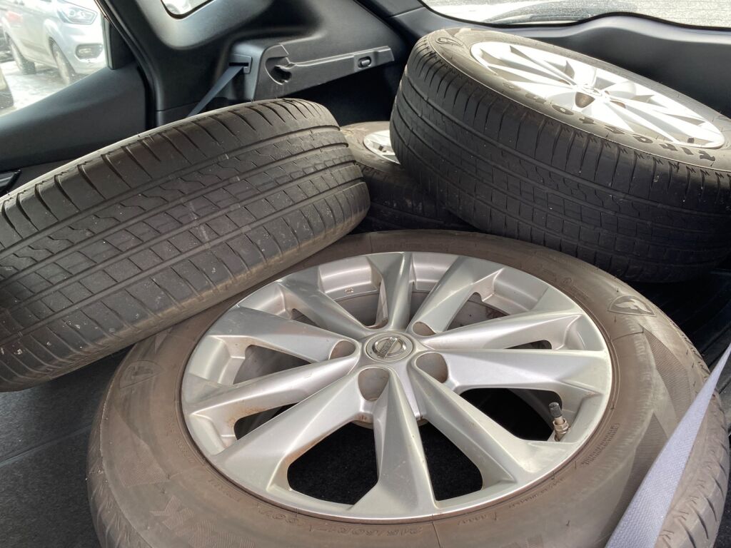 Nissan Qashqai 2015 Punainen