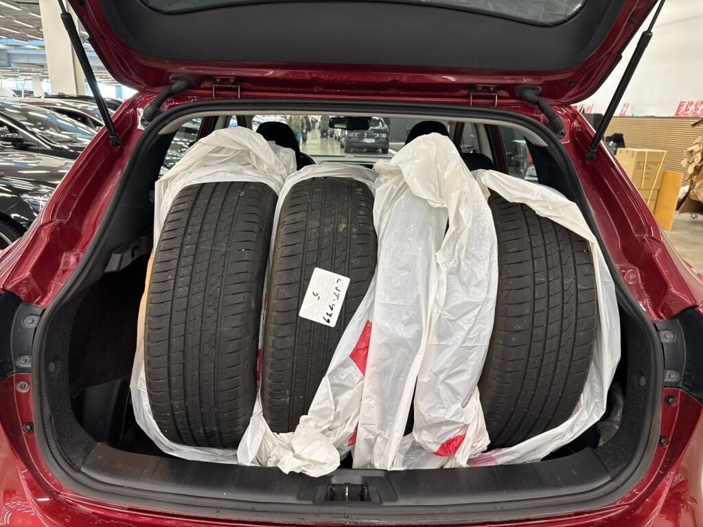 Nissan Qashqai 2015 Punainen