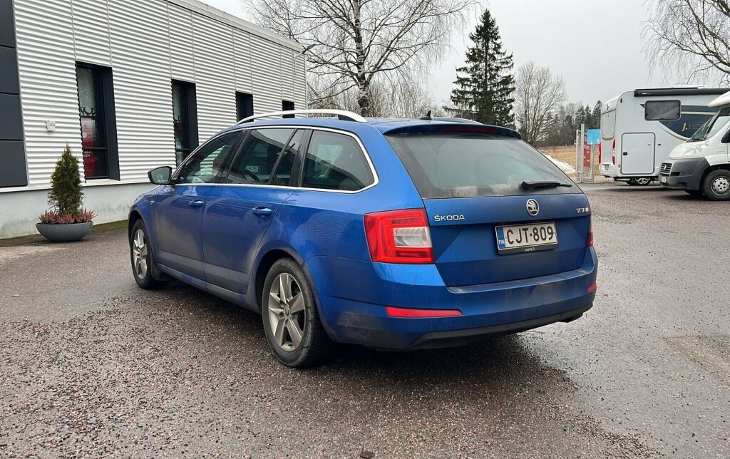 Skoda Octavia 2015 Sininen