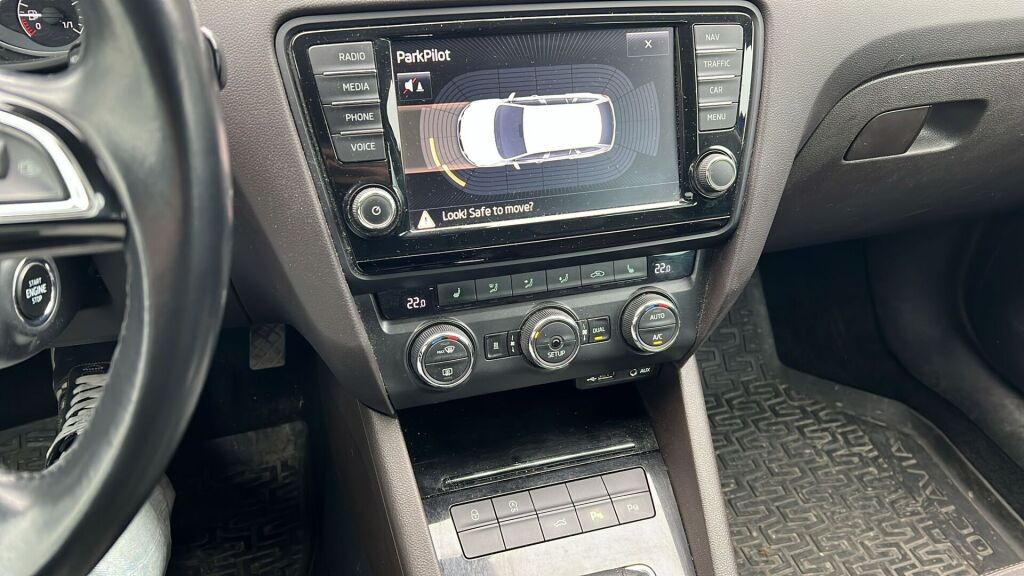 Skoda Octavia 2015 Sininen