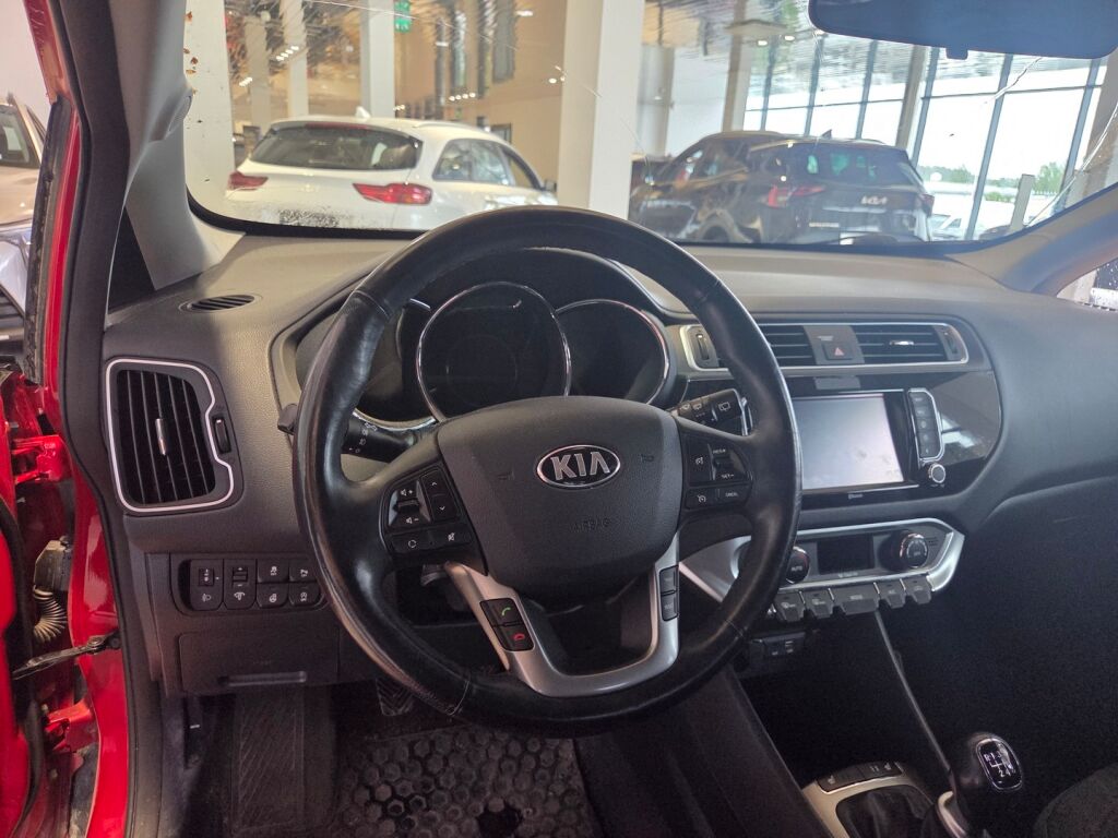 Kia Rio 2015 Punainen