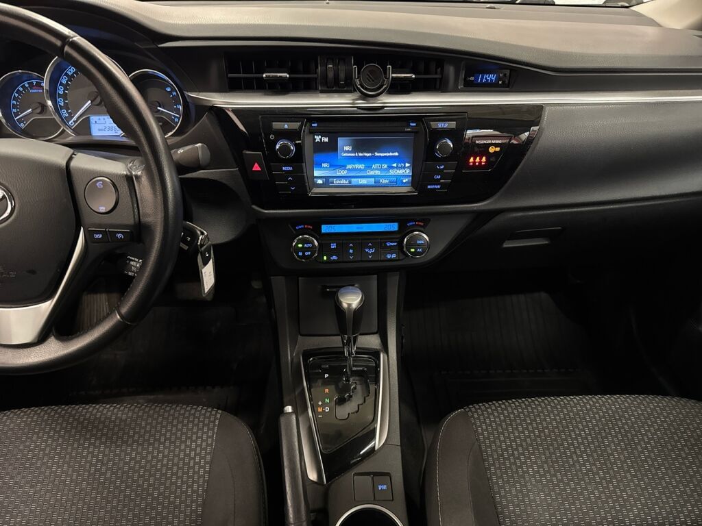 Toyota Corolla 2015 Ruskea (beige)