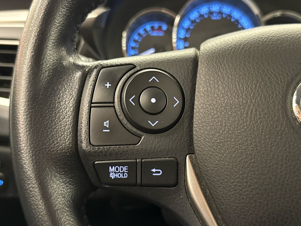 Toyota Corolla 2015 Ruskea (beige)