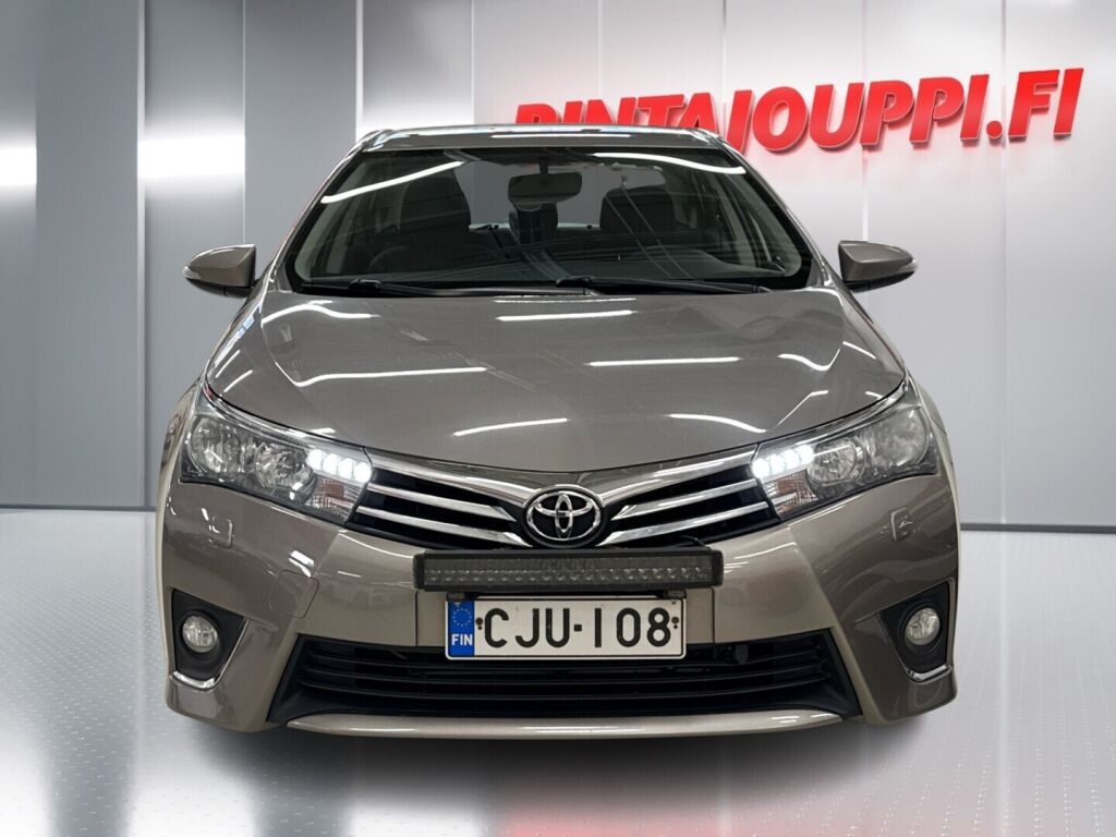 Toyota Corolla 2015 Ruskea (beige)