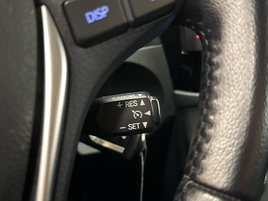 Toyota Corolla 2015 Ruskea (beige)