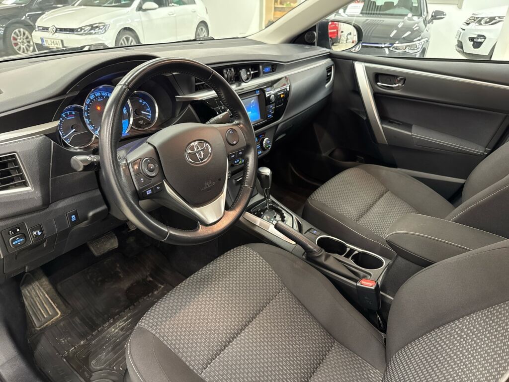 Toyota Corolla 2015 Ruskea (beige)