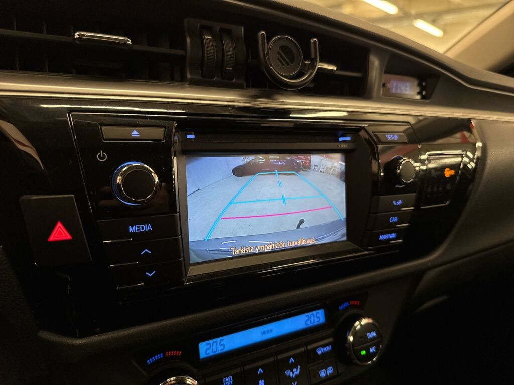 Toyota Corolla 2015 Ruskea (beige)