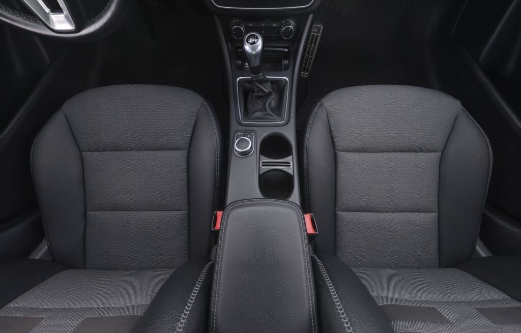 Mercedes-Benz GLA 2015 Musta