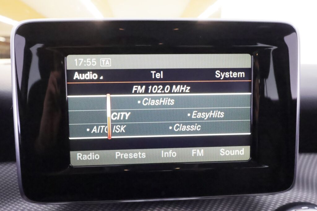 Mercedes-Benz GLA 2015 Musta