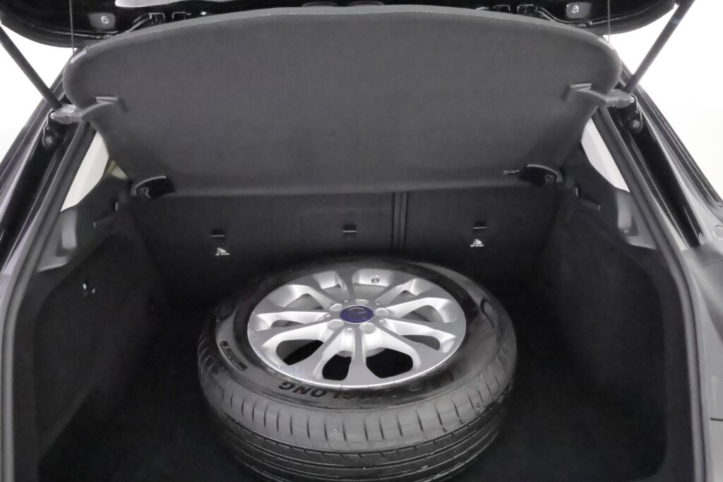 Mercedes-Benz GLA 2015 Musta