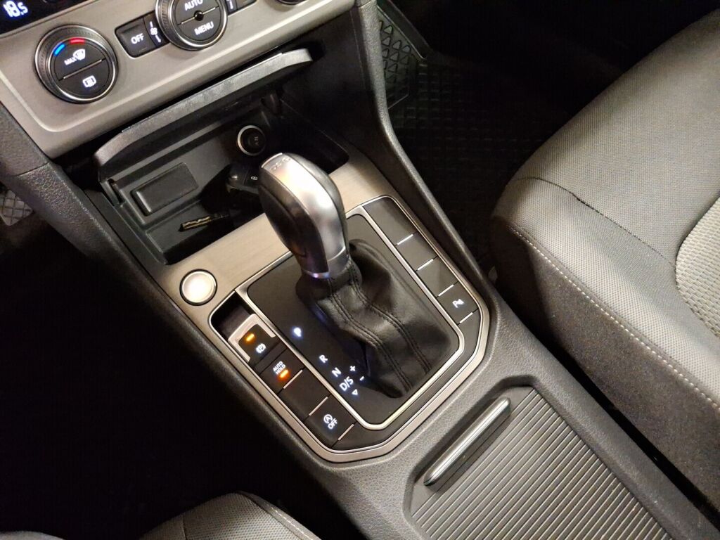 Volkswagen Golf Sportsvan 2015 Harmaa