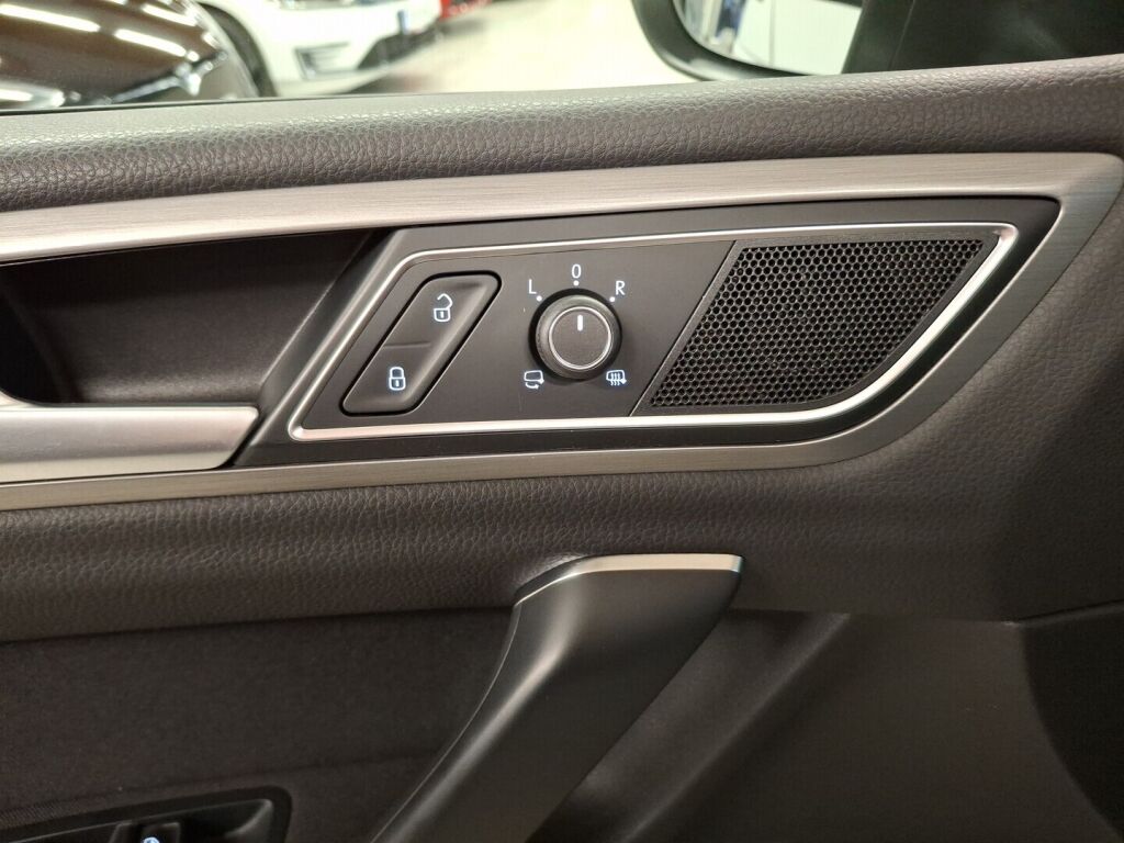 Volkswagen Golf Sportsvan 2015 Harmaa