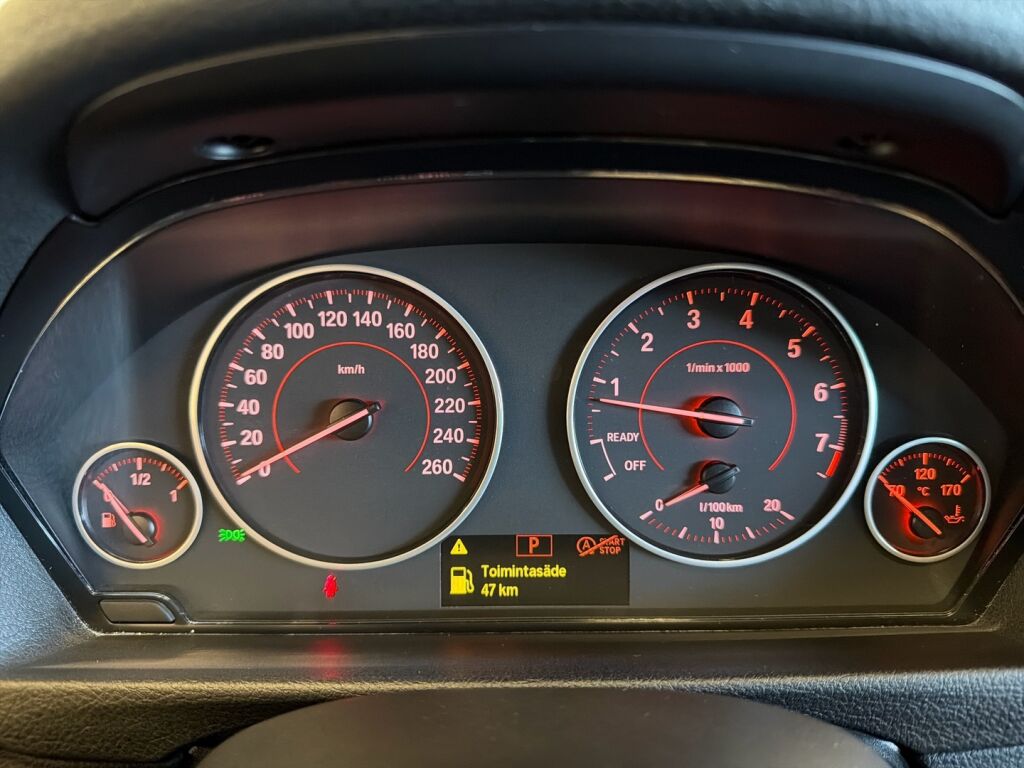 BMW 320 Gran Turismo 2015 Musta