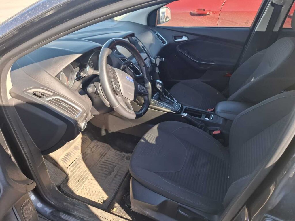 Ford Focus 2015 Harmaa