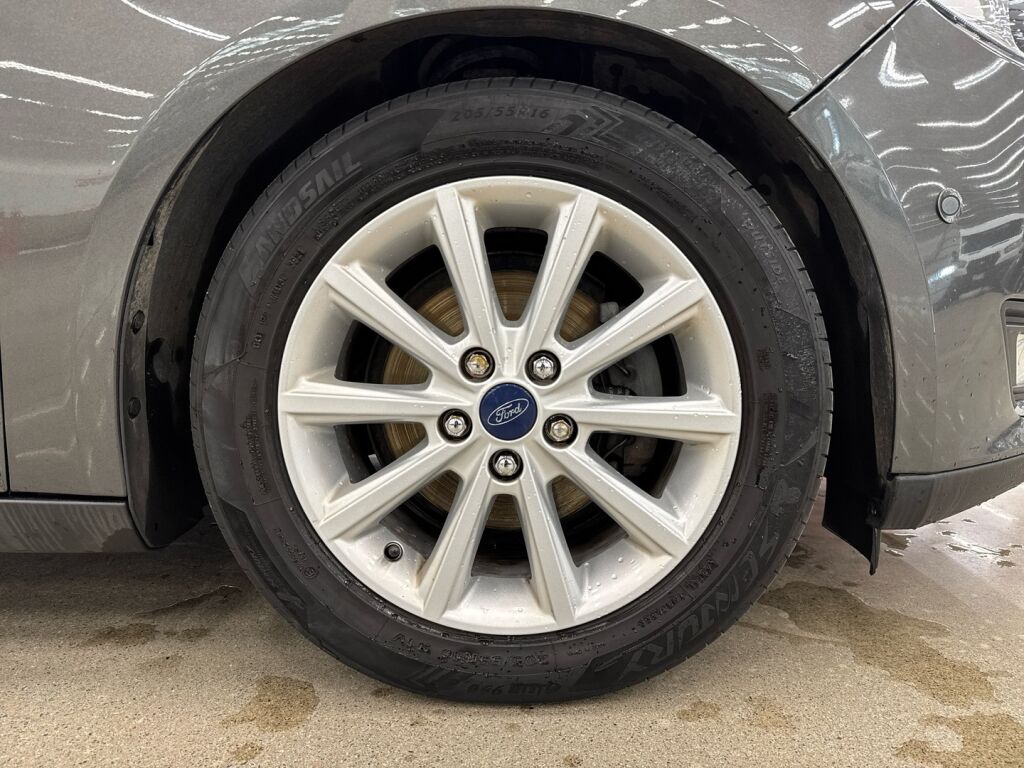 Ford Focus 2015 Harmaa