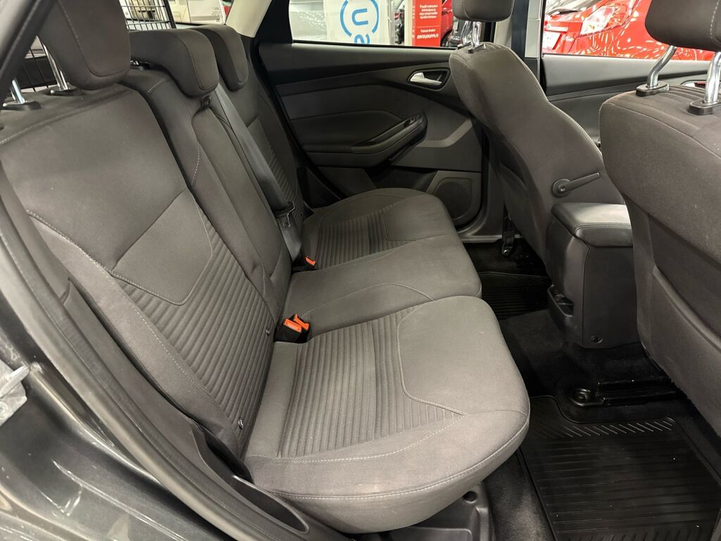 Ford Focus 2015 Harmaa