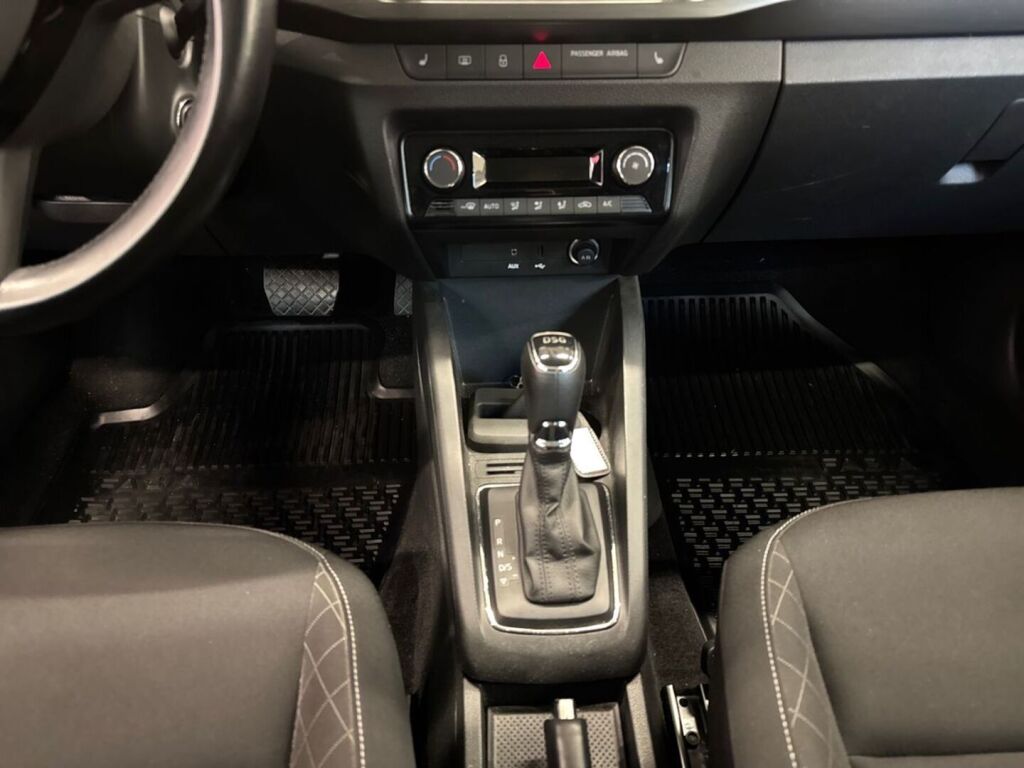Skoda Fabia 2015 Ruskea (beige)