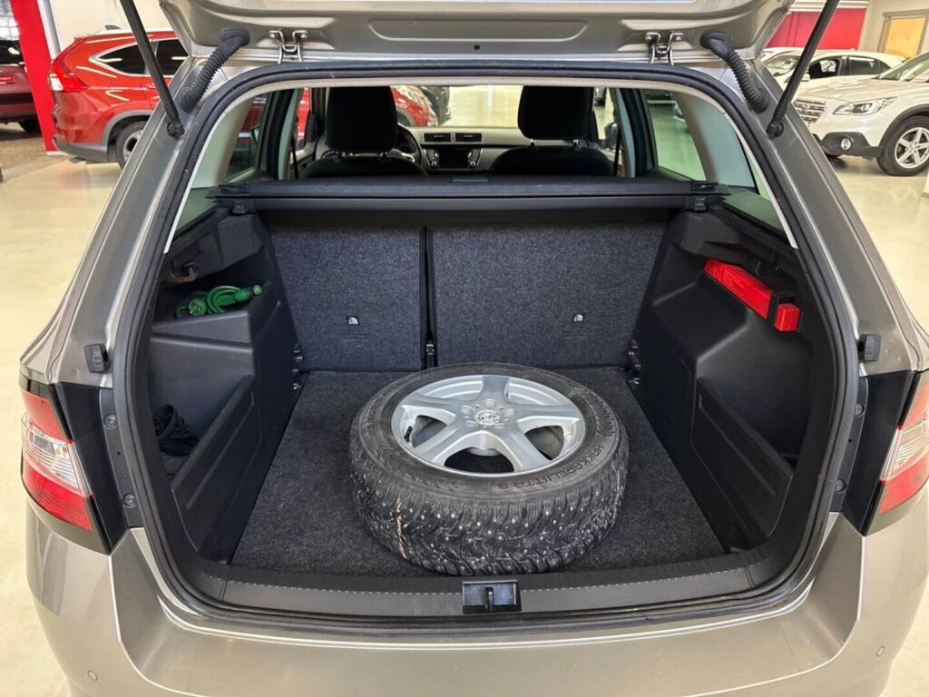 Skoda Fabia 2015 Ruskea (beige)