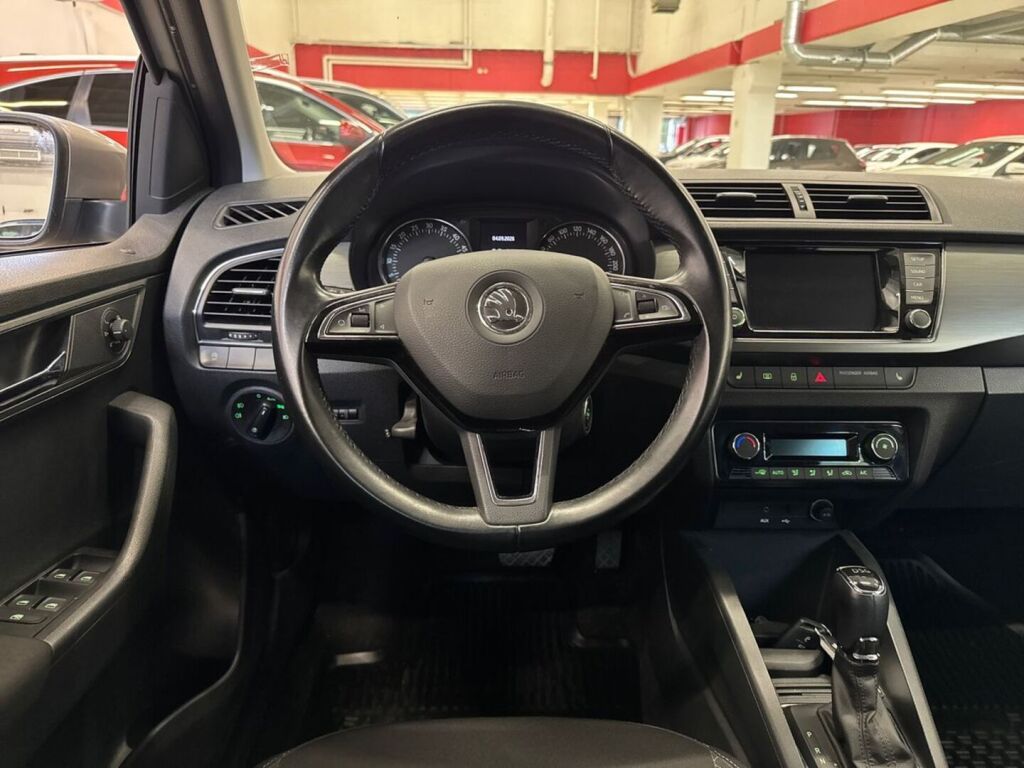 Skoda Fabia 2015 Ruskea (beige)