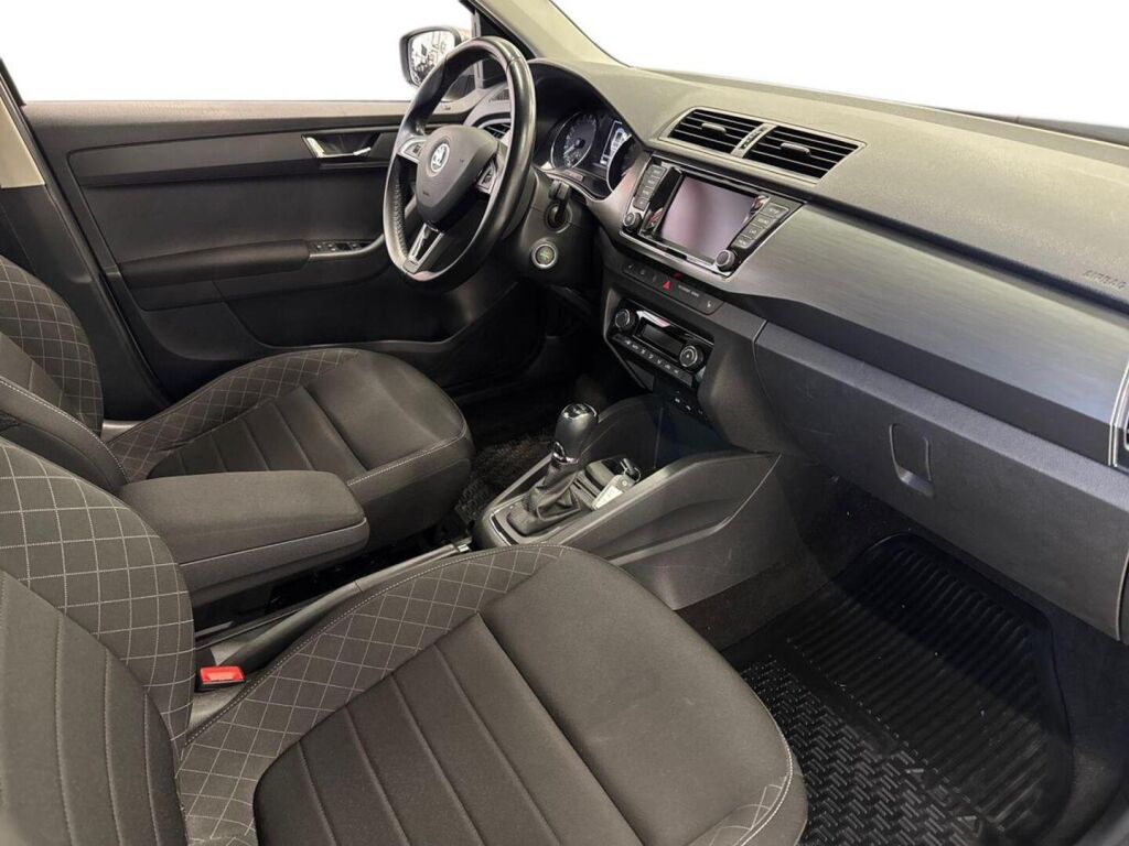 Skoda Fabia 2015 Ruskea (beige)