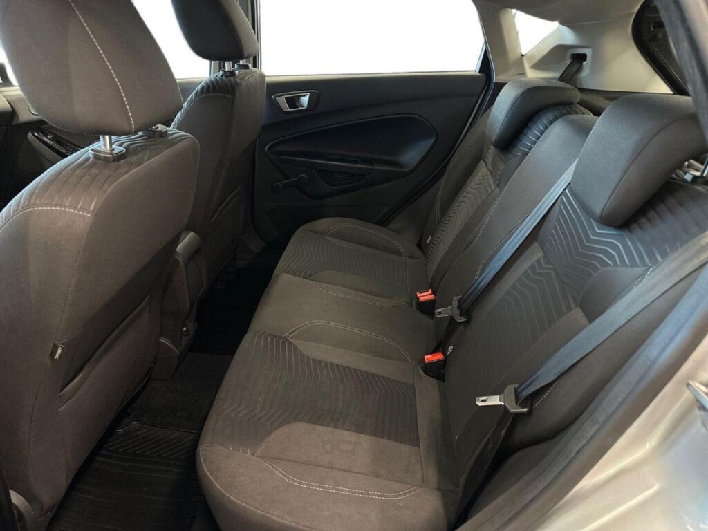 Ford Fiesta 2015 Harmaa