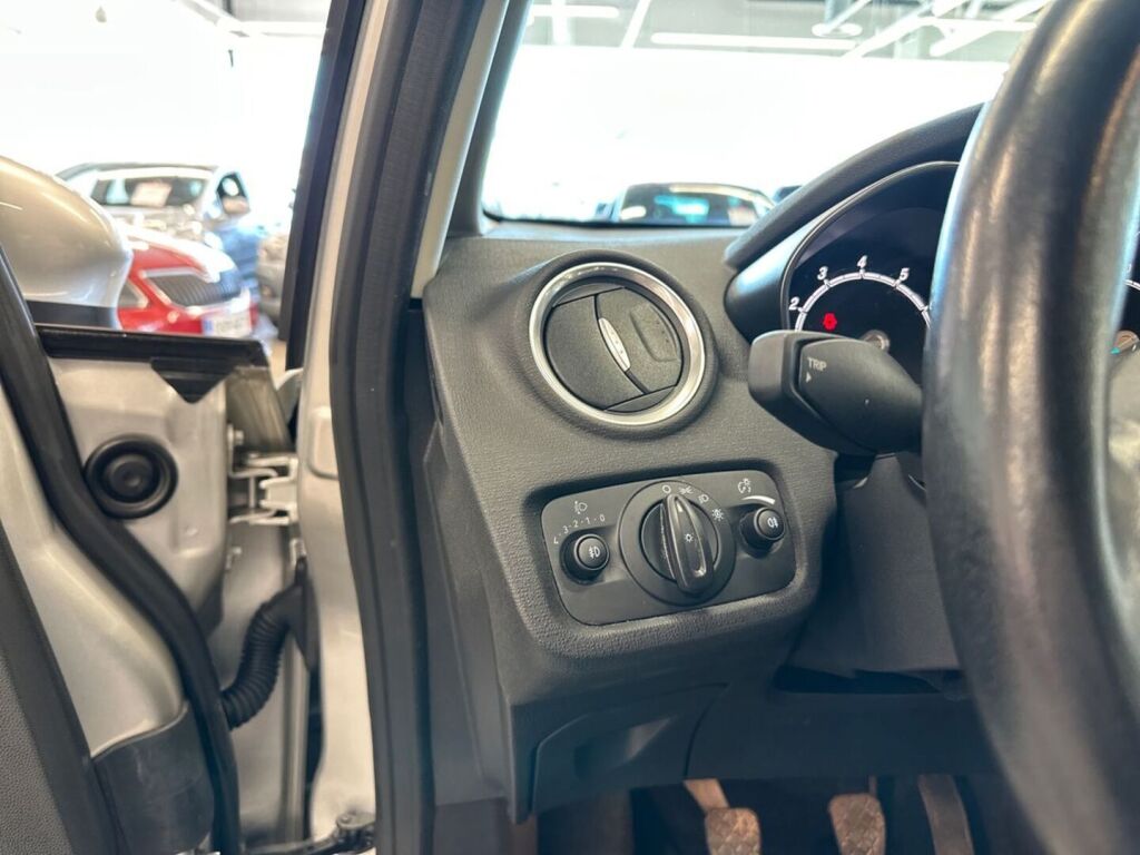 Ford Fiesta 2015 Harmaa