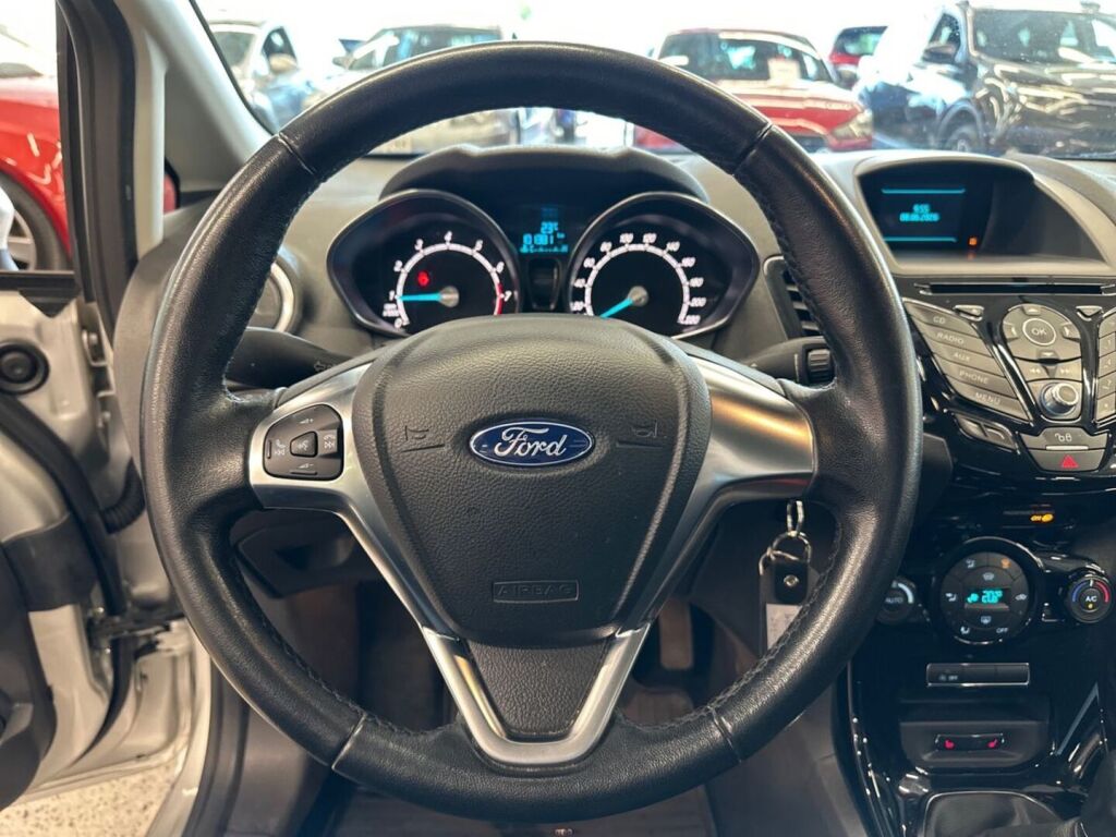 Ford Fiesta 2015 Harmaa