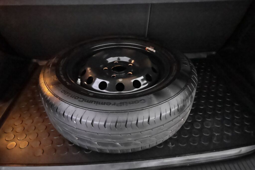 Kia Venga 2015 Punainen