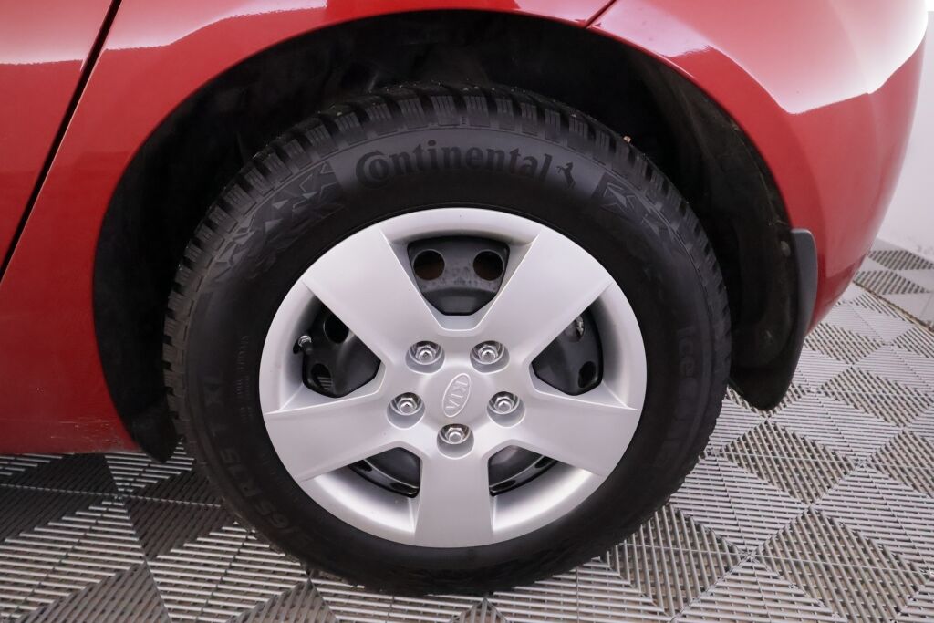 Kia Venga 2015 Punainen