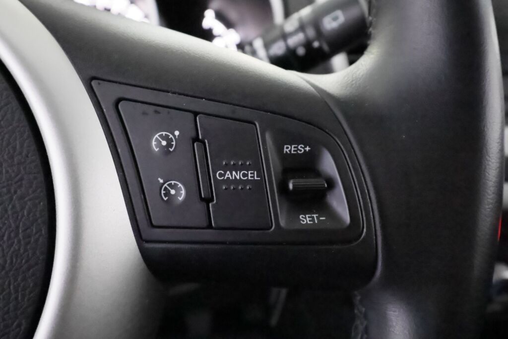 Kia Venga 2015 Punainen