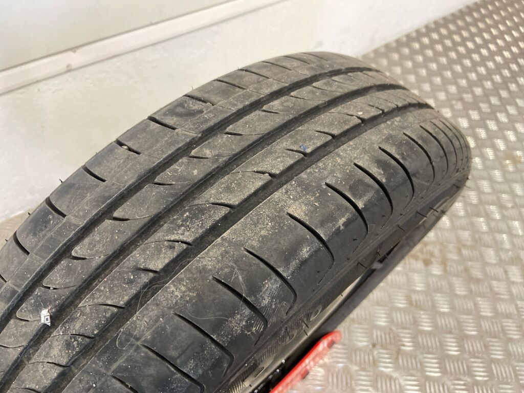 Volkswagen up! 2015 Punainen