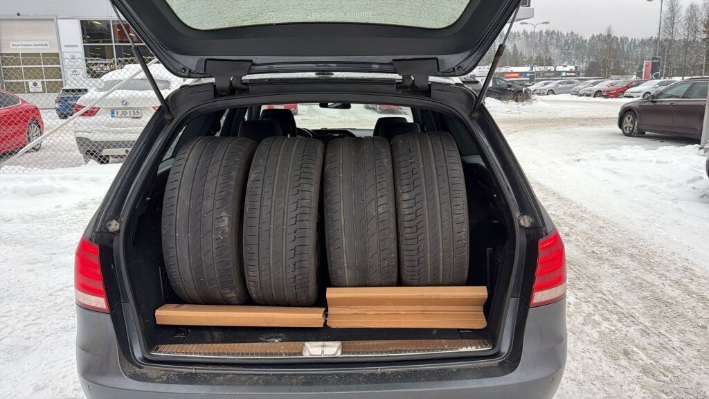 Mercedes-Benz E 2015 Harmaa