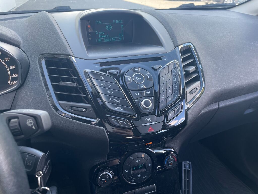 Ford Fiesta 2015 Harmaa