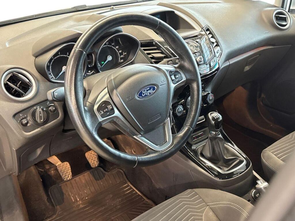 Ford Fiesta 2015 Harmaa