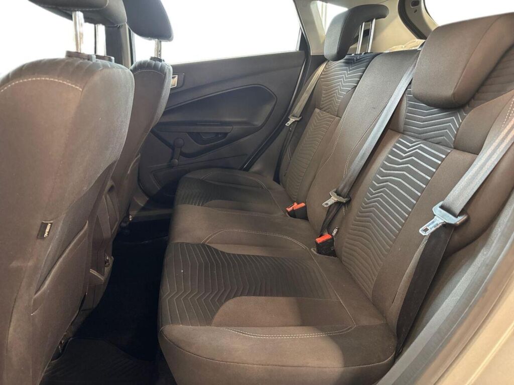 Ford Fiesta 2015 Harmaa