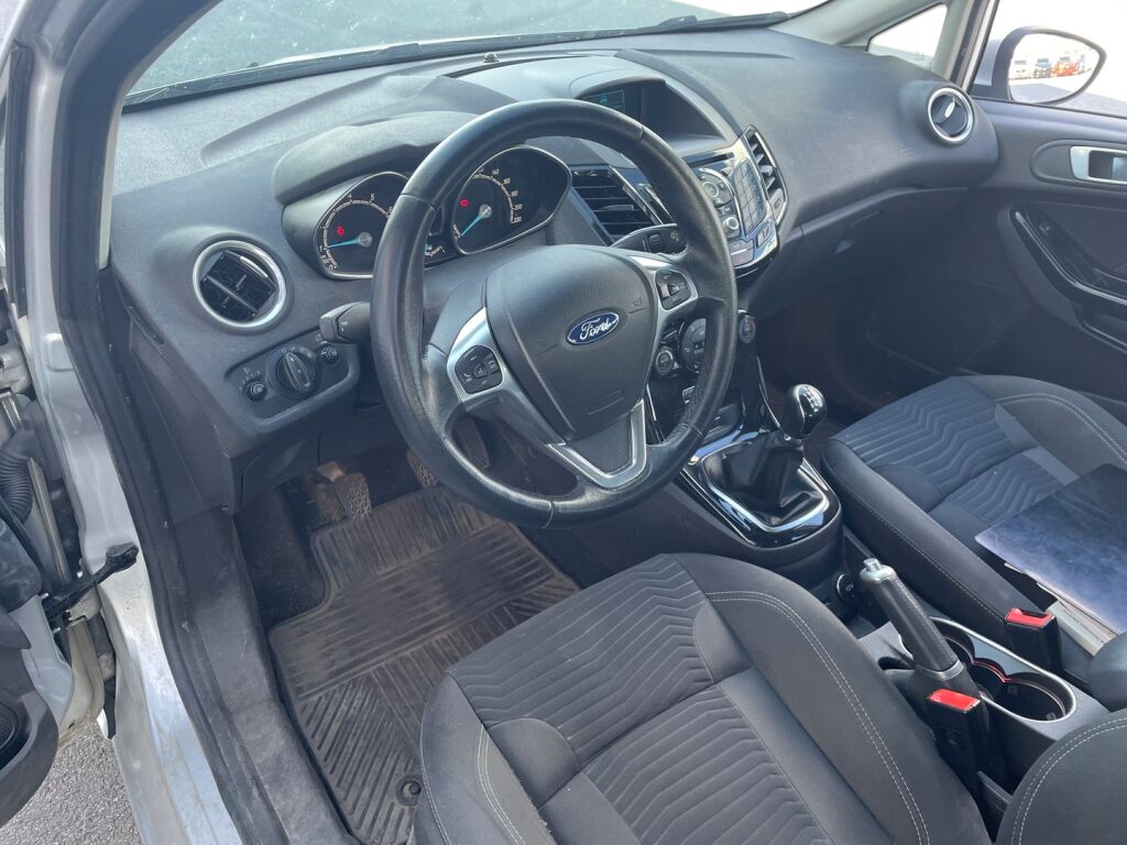 Ford Fiesta 2015 Harmaa