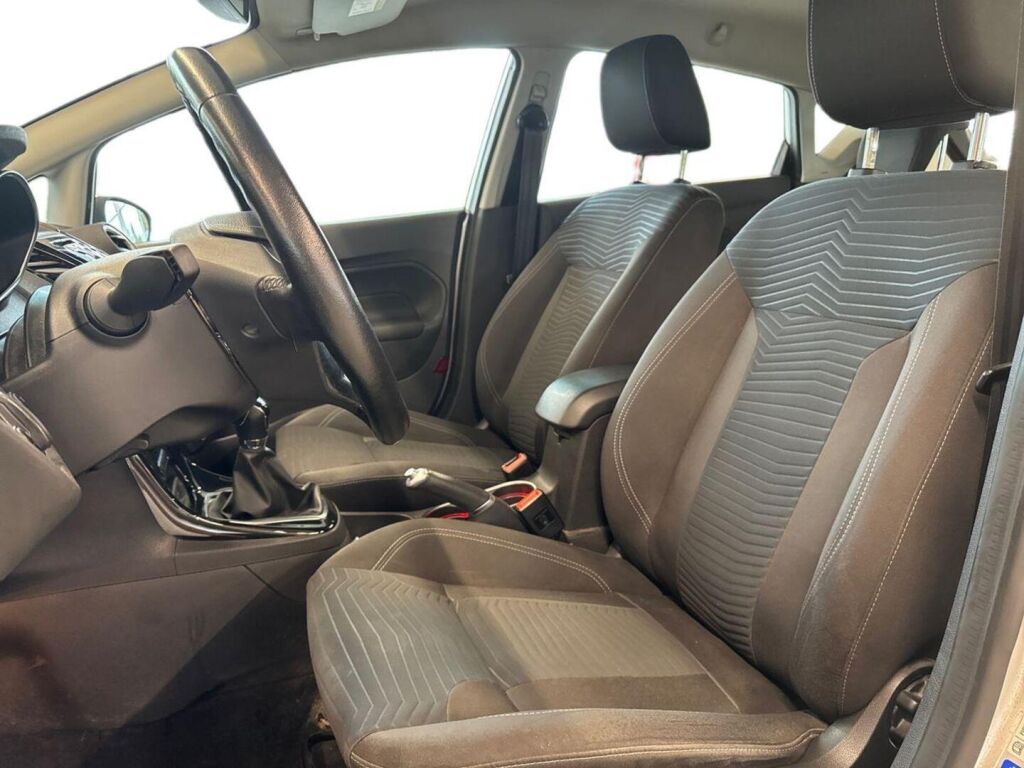 Ford Fiesta 2015 Harmaa