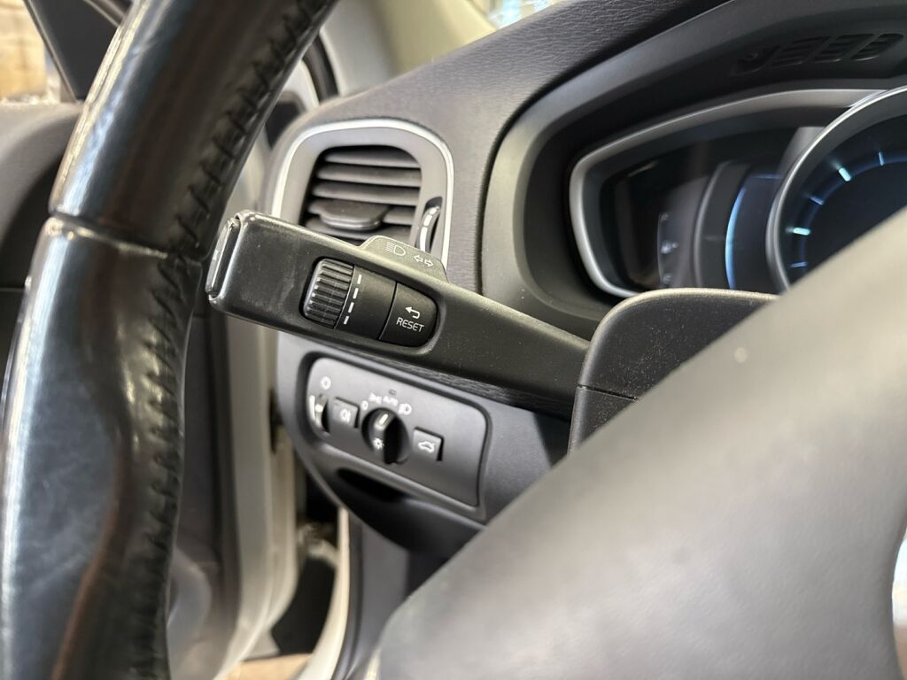 Volvo V40 2015 Valkoinen