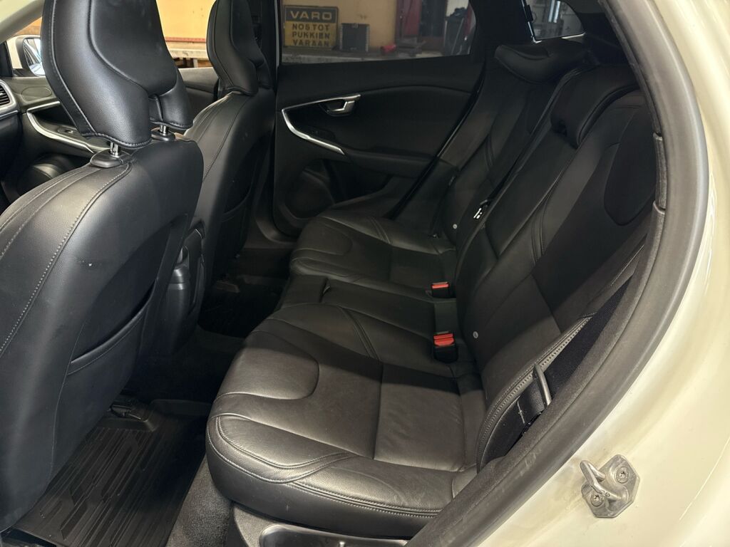 Volvo V40 2015 Valkoinen