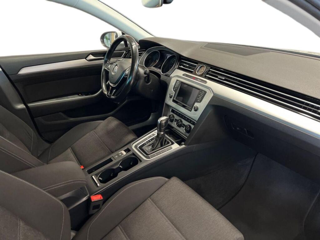 Volkswagen Passat 2015 Valkoinen